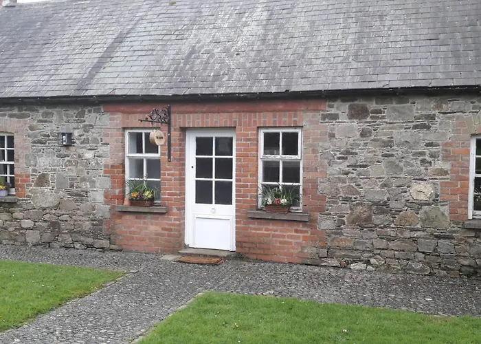 Newly Refurbished Self-catering Sleeping 5 Vakantiehuis *